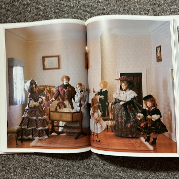 Making & Dressing Dolls’ House Dolls in 1/12 Scale Hardcover BOOK 1992 NOS - Picture 14 of 16